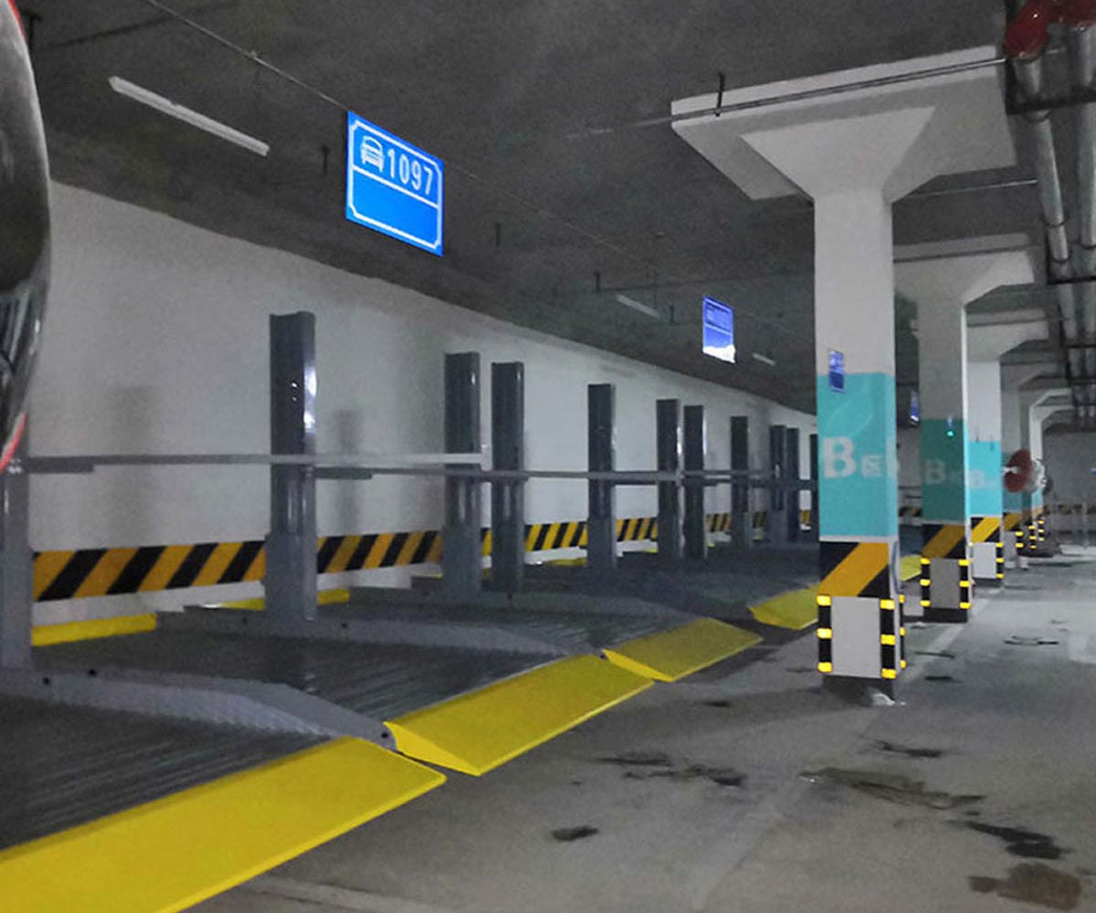 地下室簡易升降機械式停車設(shè)備出租.jpg